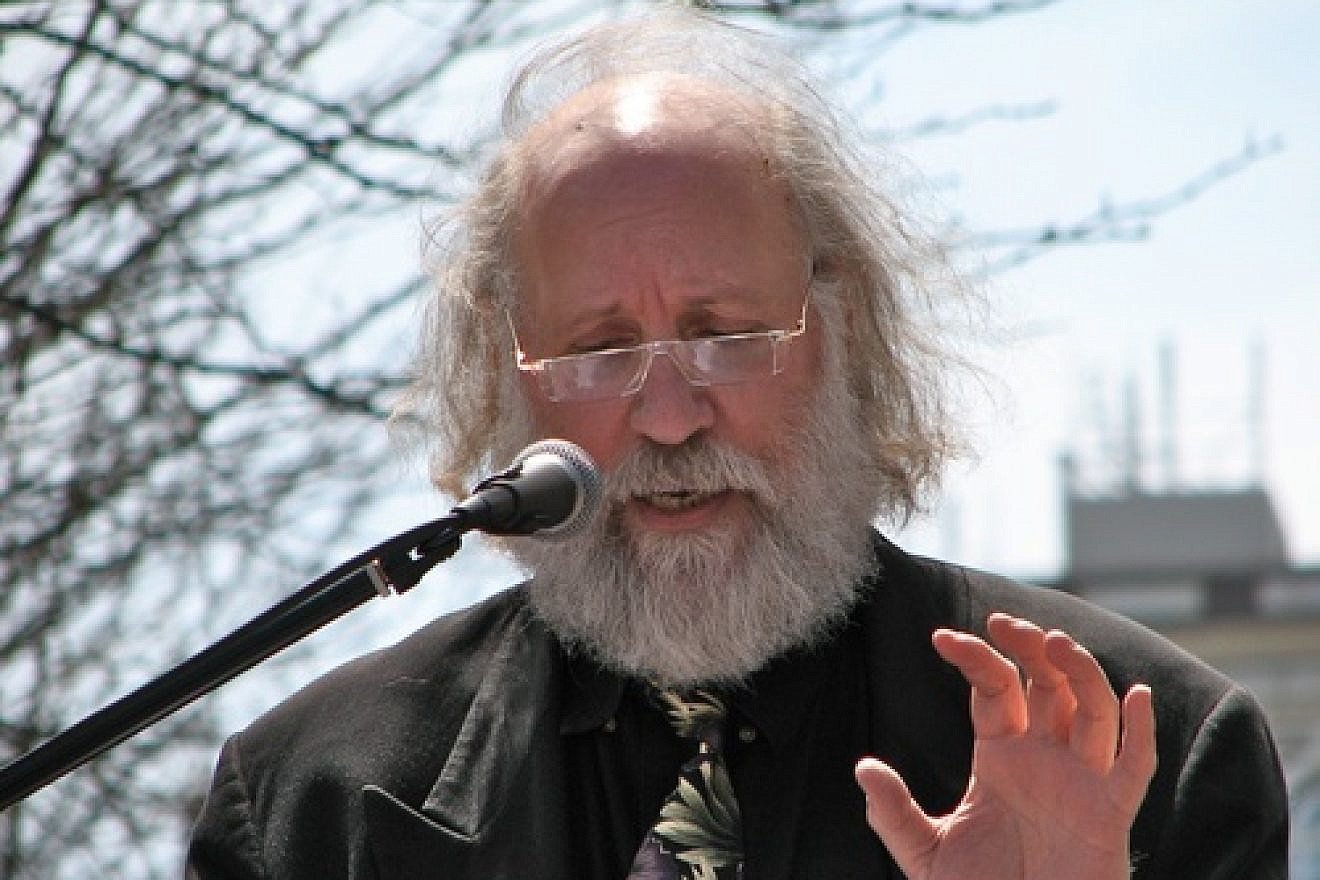 Pictured is Cary Nelson, an Modern Language Association (MLA) member and University of Illinois professor who spoke on a panel across the street from the MLA convention on academic freedom in Israel. The panel was arranged as an alternative to an MLA convention session that included supporters, but no opponents of the BDS movement against Israel. Credit: Sage Ross via Wikimedia Commons.