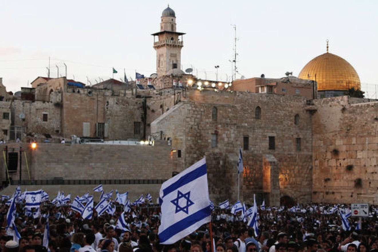 Israelis celebrate Jerusalem Day (Yom Yerushalayim), marking the reunification of the city, at the Western Wall in June 2011. Credit: Nicky Kelvin/Flash90.