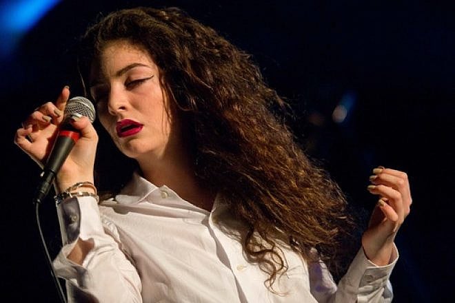 Lorde, whose song "Royals" makes the JNS.org Passover pop playlist. Credit: Kirk Stauffer via Wikimedia Commons.