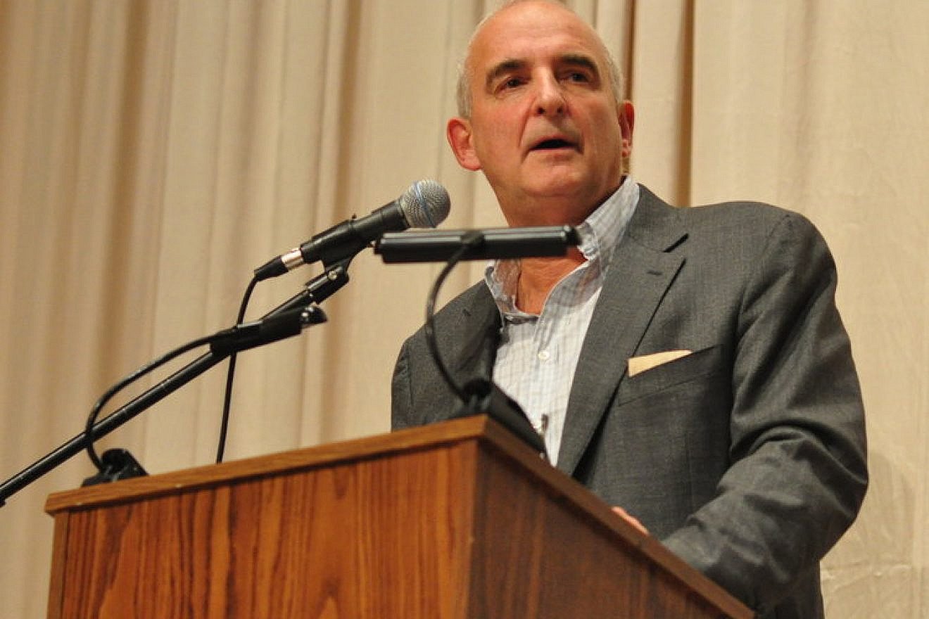 New York Times columnist Roger Cohen. Credit: Joe Mabel via Wikimedia Commons.