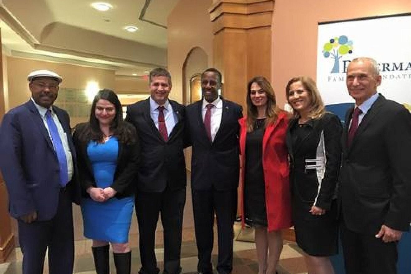 Pictured at the Ruderman Family Foundation's recent Boston-area town hall event are six Israeli Members of Knesset (MKs) and a local mayor, from left to right: MK Dr. Avraham Neguise (Likud), MK Michal Biran (Zionist Union), MK Yoav Kisch (Likud), Newton (Massachusetts) Mayor Setti Warren, MK Dr. Yifat Shasha-Biton (Kulanu), MK Dr. Aliza Lavie (Yesh Atid), and MK Omer Bar-Lev (Zionist Union). Credit: Ruderman Family Foundation.