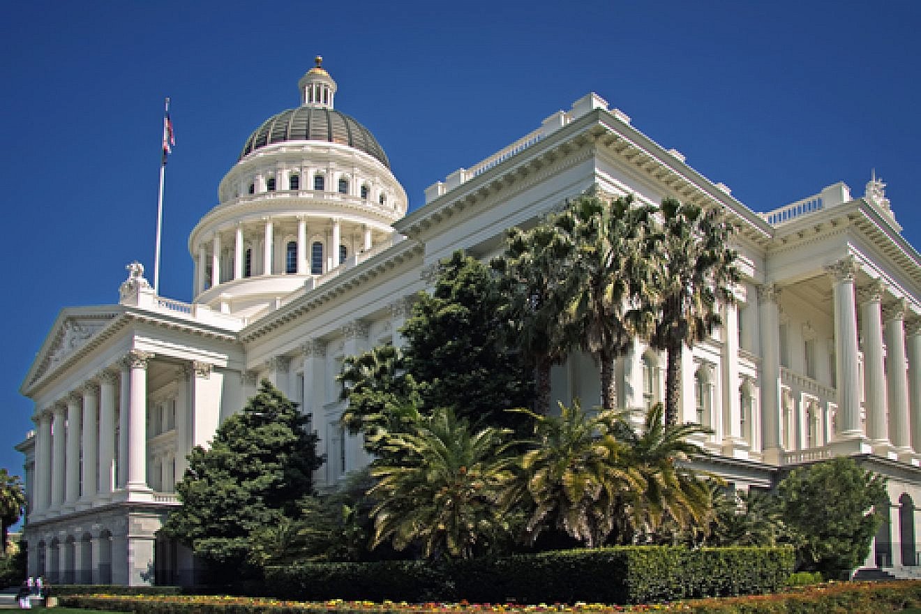 Click photo to download. Caption: The California State Capitol in Sacramento. Credit: Steven Pavlov via Wikimedia Commons.