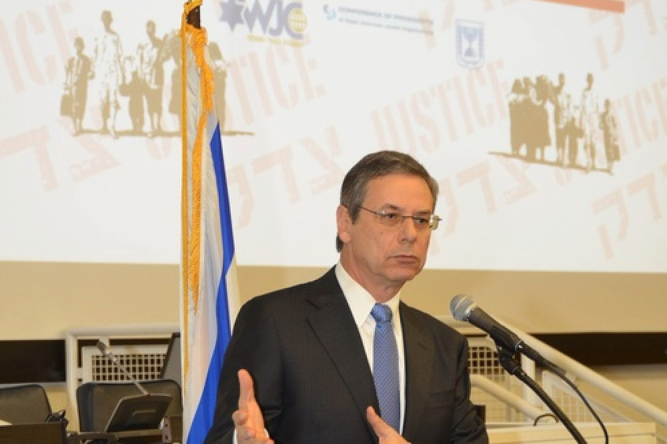 Click photo to download. Caption: Israeli Deputy Foreign Minister Danny Ayalon speaks at the Sept. 21 “Justice for Jews from Arab Countries” conference he hosted in New York. Credit: Maxine Dovere.
