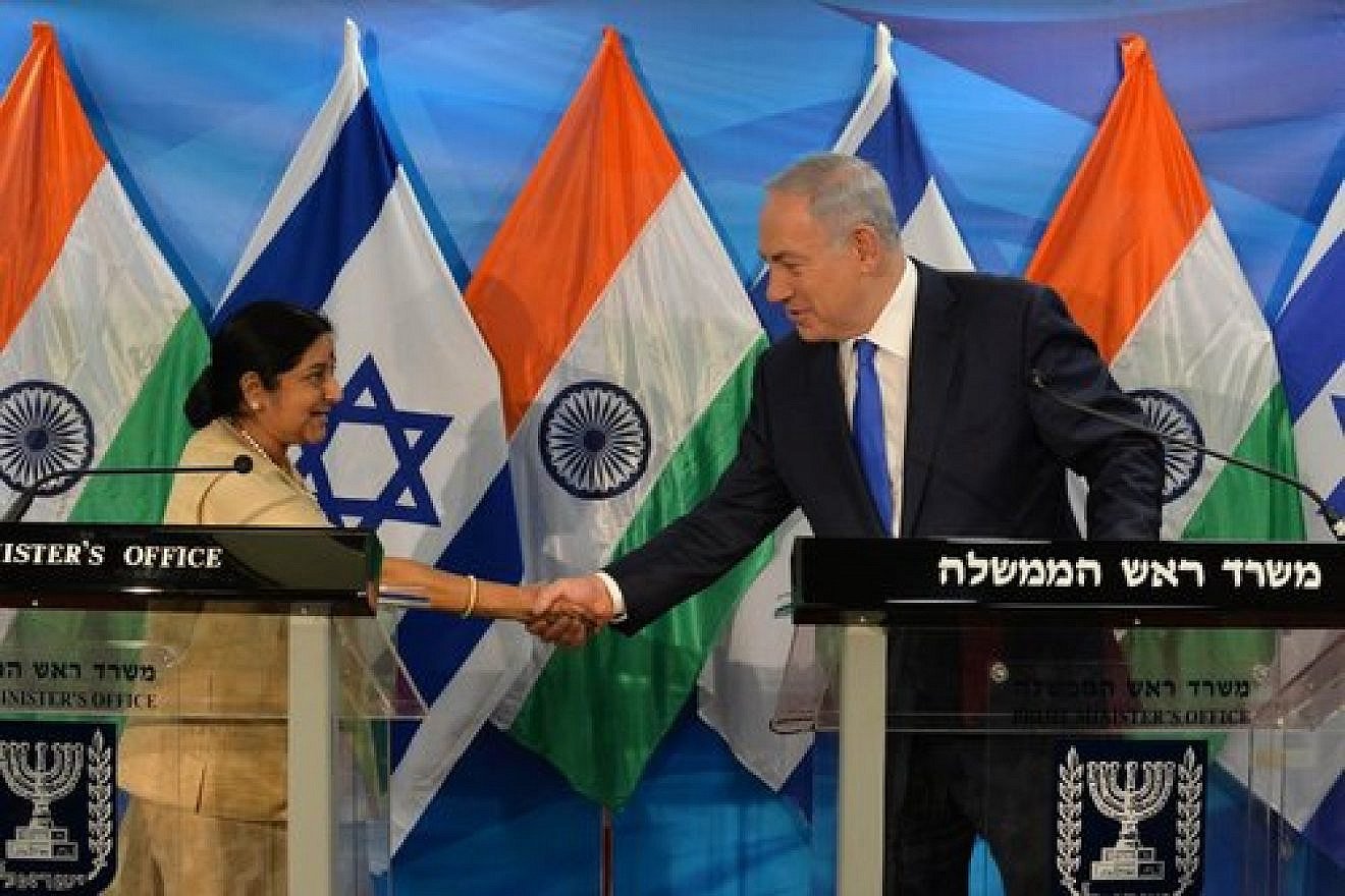 Indian Foreign Minister Sushma Swaraj meets with Israeli Prime Minister Benjamin Netanyahu, December 2017. Credit: Kobi Gideon/GPO.