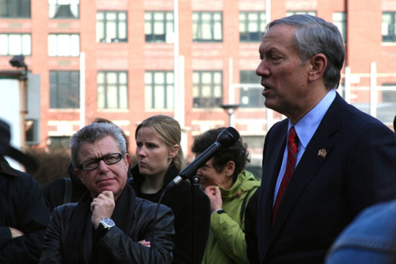 Click photo to download. Caption: Former New York State governor George Pataki (far right), who is mulling a run for president in 2016, at a December 2006 event in New York City. Credit: Jim Harper via Wikimedia Commons.