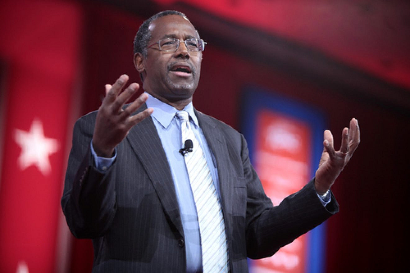 Ben Carson (pictured) ignited a media firestorm with his recent comments on Jews, guns, and the Holocaust. Credit: Gage Skidmore via Wikimedia Commons.