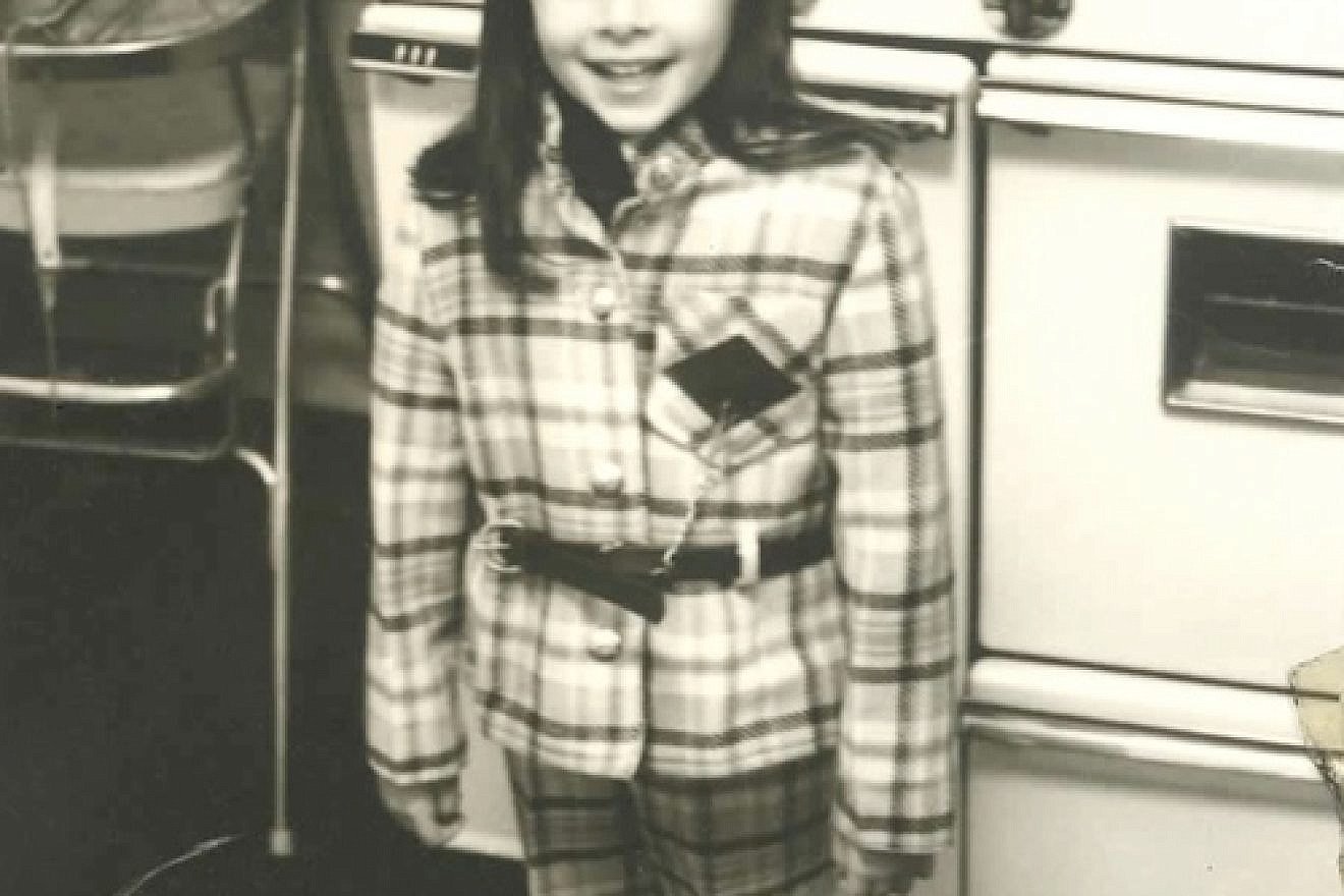 A young Dawn Lerman ready to cook with her grandmother, Beauty. Credit: Courtesy Dawn Lerman.