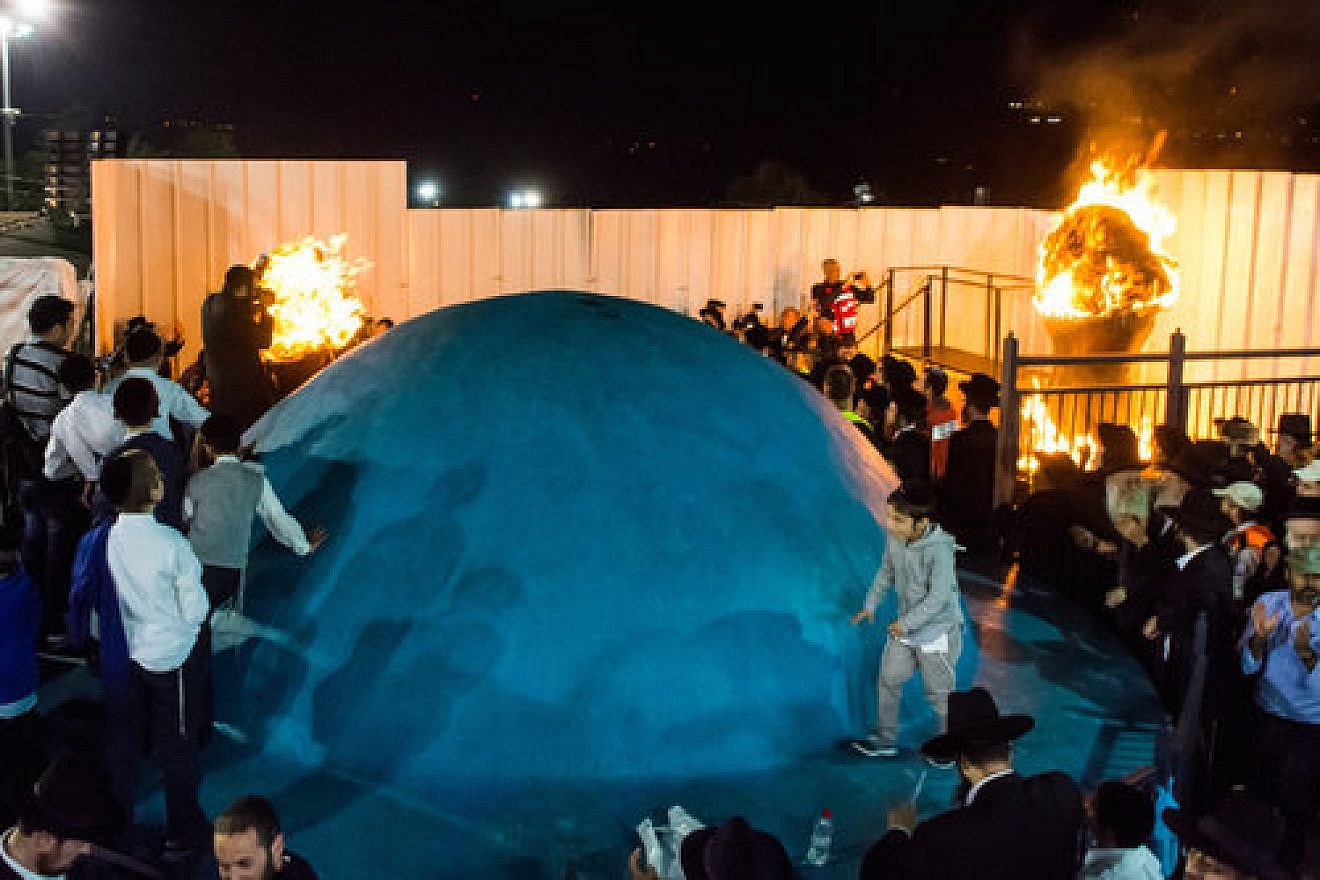Lag B’Omer festivities at Meron—home of the tomb of Rabbi Shimon bar Yochai—in northern Israel, May 7, 2015. Credit: Meir Vaknin/Flash90.