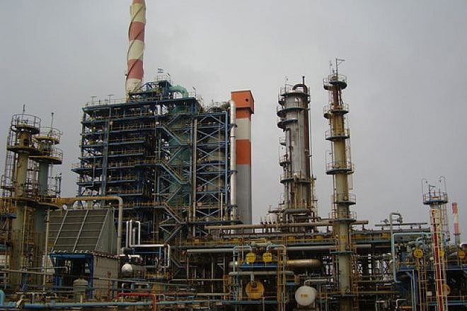 The Haifa oil refinery. Photo by Avishai Teicher/PikiWiki Israel.