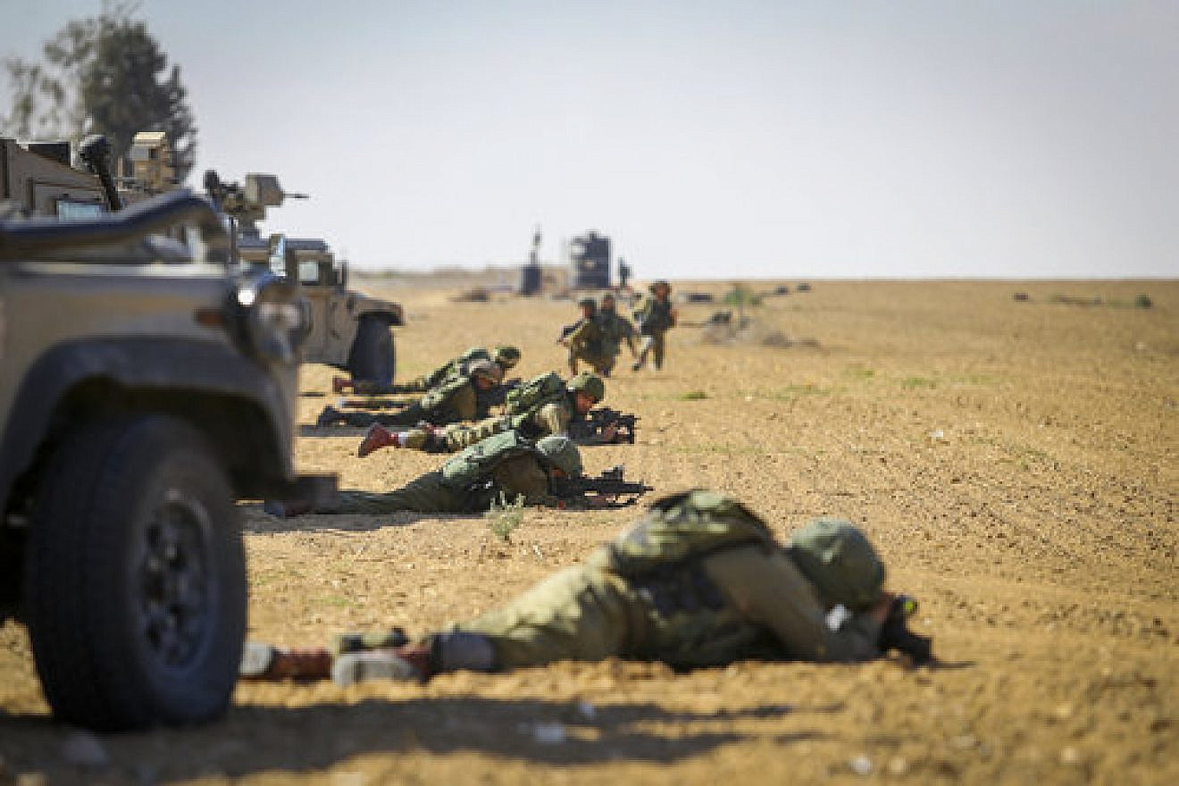Israeli soldiers participate in a drill simulating the infiltration of terrorists from Gaza in southern Israel Dec. 6, 2016. Credit: Flash90.