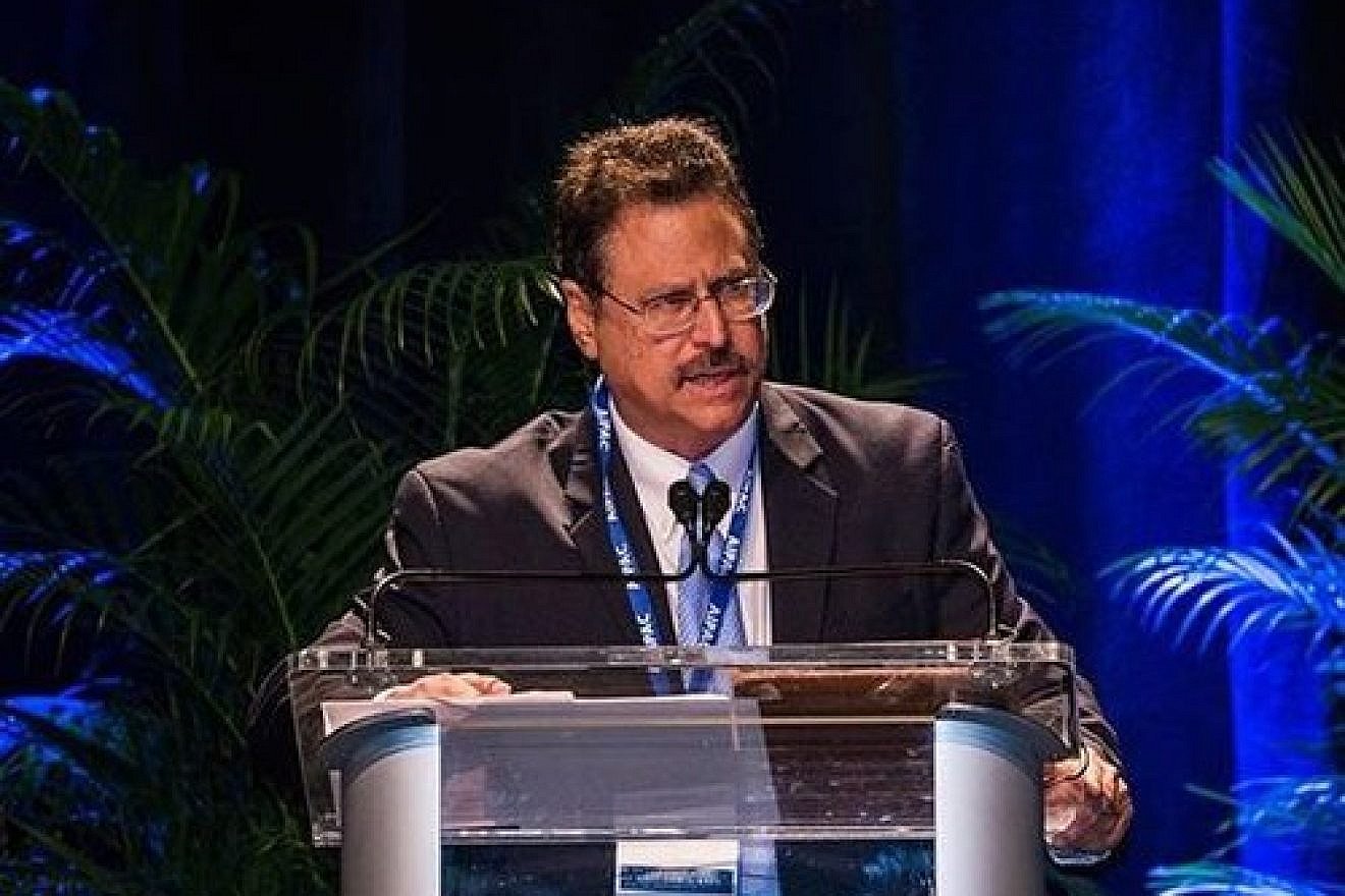 Pastor Mario Bramnick, head of the Latino Coalition for Israel. Credit: Pictigar.com.