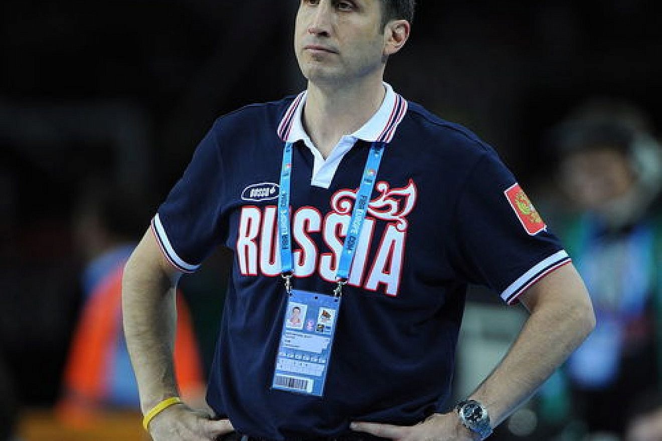 Click photo to download. Former Maccabi Tel Aviv coach David Blatt has accepted a head coaching job with the NBA's Cleveland Cavaliers. Credit: Christopher Johnson via Wikimedia Commons.