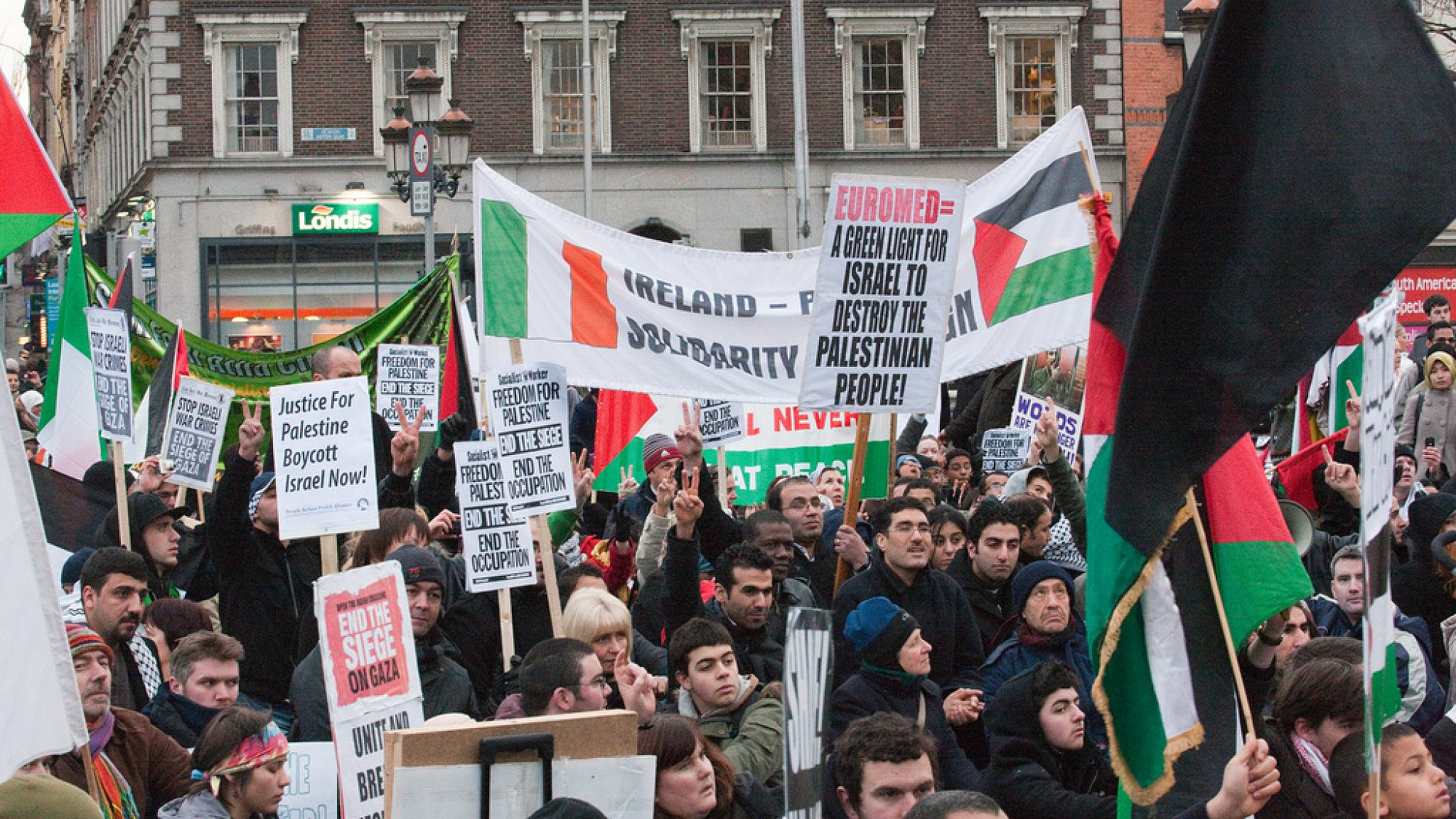Pro-Palestinian protesters near the Irish Parliament in Dublin at a rally against Israeli air strikes in Gaza in 2009. Credit: William Murphy/Flickr.