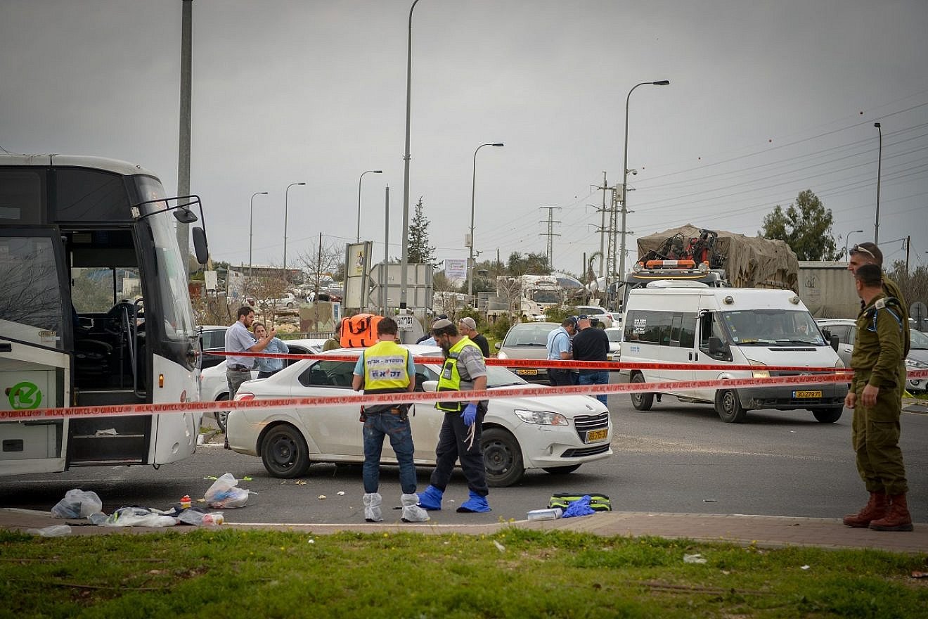 The scene of a terror attack where a Palestinian man stabbed an Israeli man to death at the entrance to Ariel, in the West Bank on February 5, 2018. Credit: Ben Dori/Flash90.