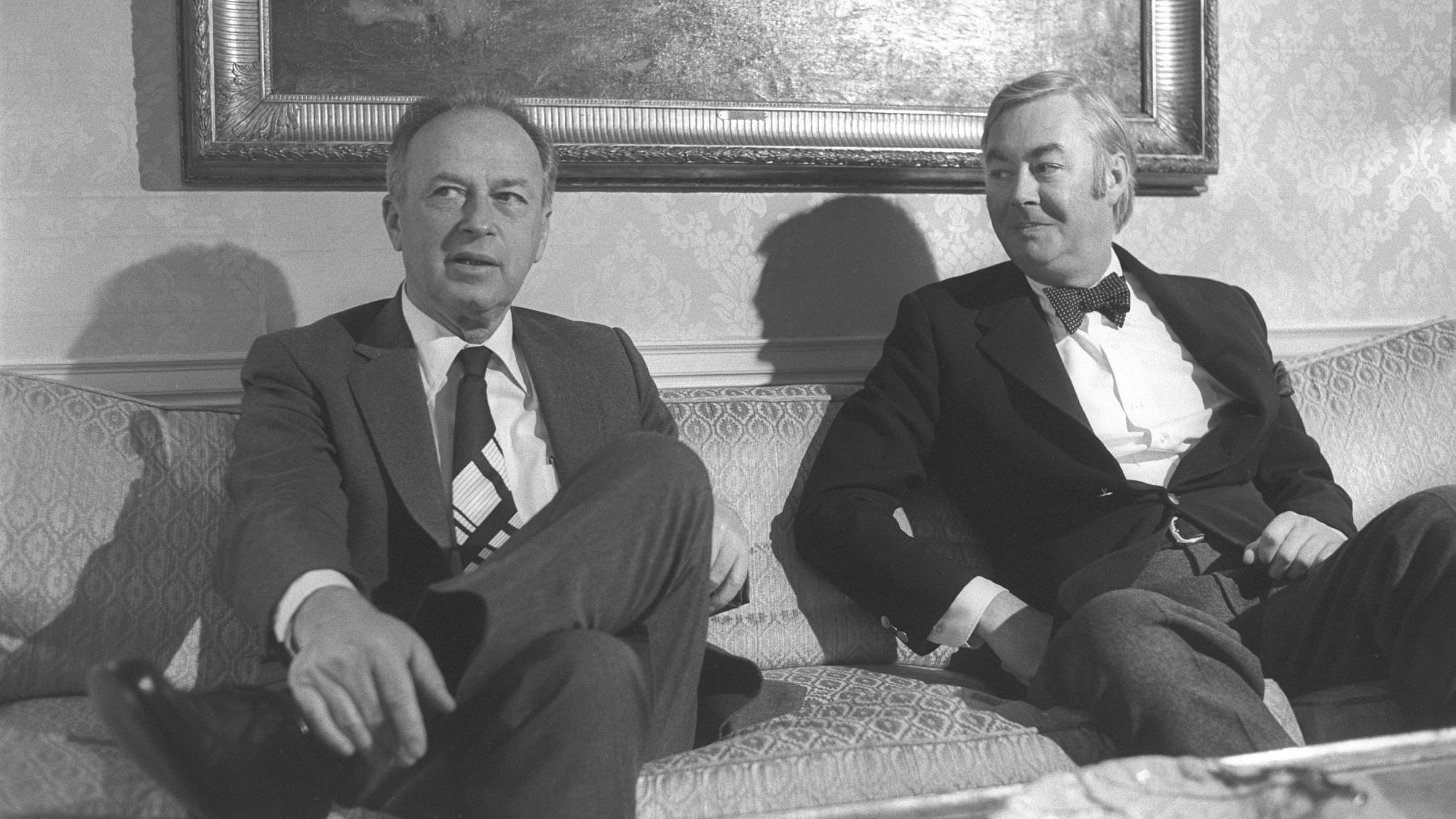 Israeli Prime Minister Yitzhak Rabin (left) with the U.S. Ambassador to the United Nations Daniel Patrick Moynihan at the Waldorf Astoria Hotel in New York. Photo by Yaacov Saar/GPO