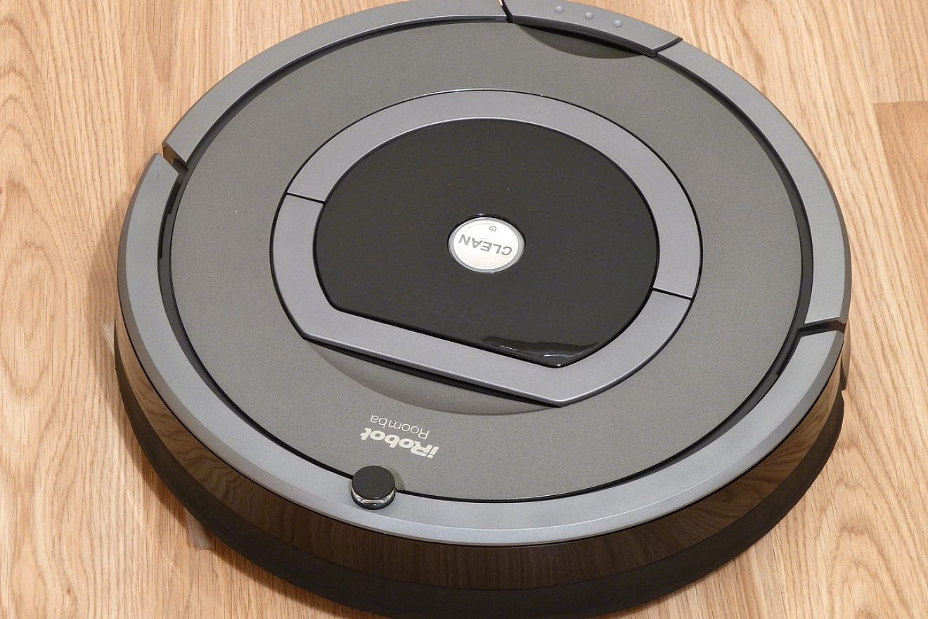 The popular iRobot Roomba. Smart home devices like this can corrupted by malware and used to spy on users, according to Israeli researchers. Credit: Wikimedia Commons.