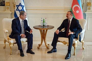 Israeli Prime Minister Benjamin Netanyahu meets with the Azerbaijan President Ilham Heydar Oghlu Aliyev in Baku on Dec. 13, 2016. Photo by Haim Zach/GPO.