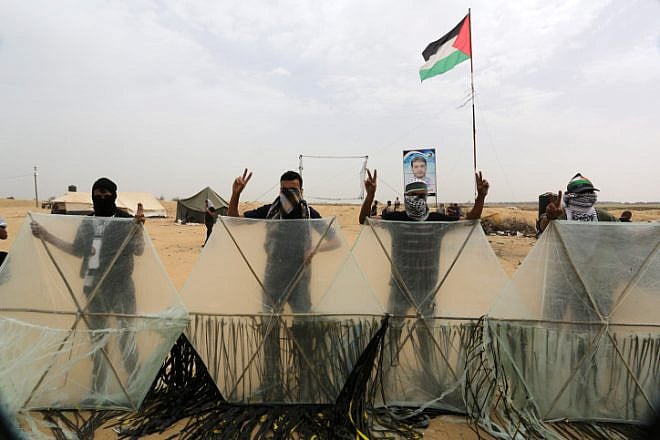 Gazans at the border with southern Israel as part of weekly Friday protests, May 4, 2018. Photo by Abed Rahim Khatib/ Flash90
