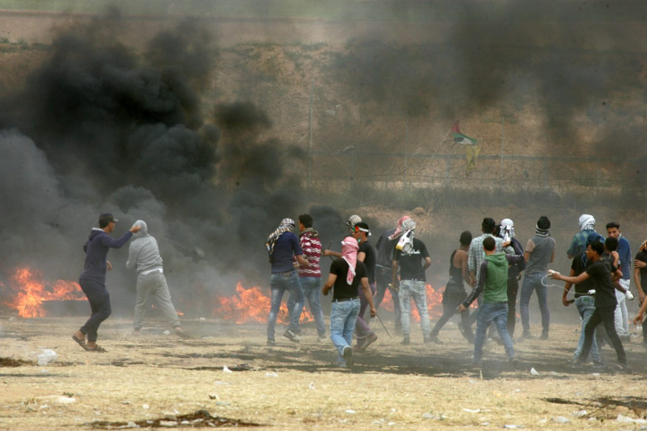 Palestinians stage another weekly Friday demonstration as part of the "March of Return" near the Gaza-Israel border on May 4, 2018. Photo by Abed Rahim Khatib/Flash90.