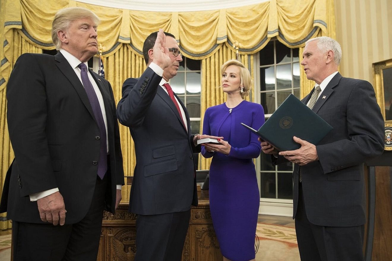 Steve Mnuchin's swearing-in ceremony. Credit: Wikipedia.