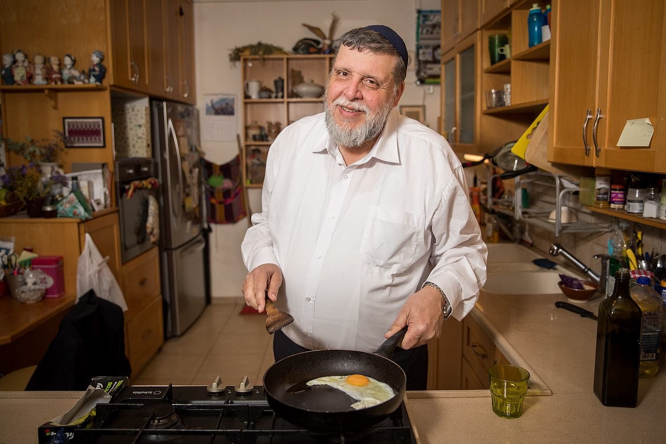 Rabbi Rafi Feuerstein from the Tzohar organization poses for a picture in Jerusalem on March 5, 2018. Photo by Yonatan Sindel/Flash90.
