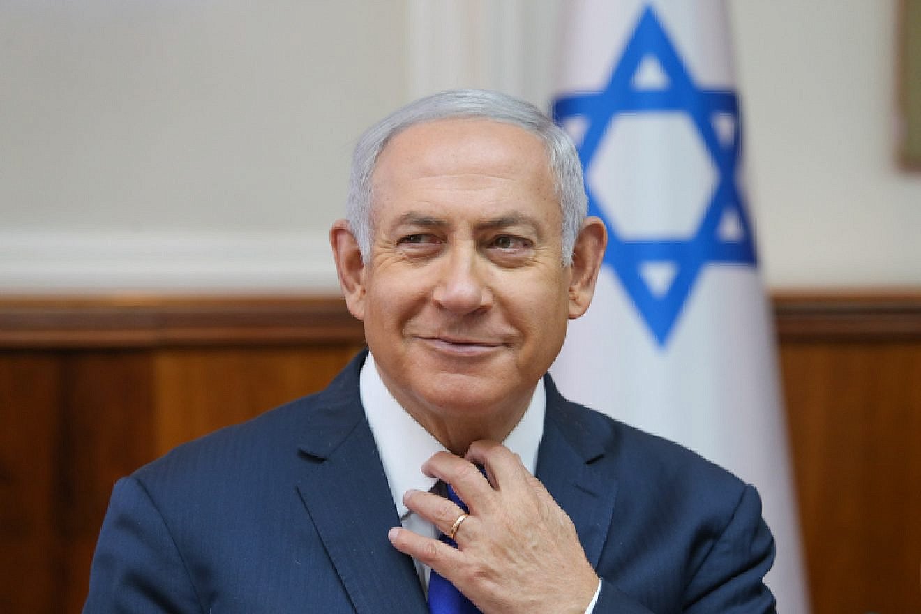 Israeli Prime Minister Benjamin Netanyahu leads the weekly government conference at the Prime Minister's Office in Jerusalem on Oct. 7, 2018. Credit: Alex Kolomoisky/POOL/Yediot Achronot.