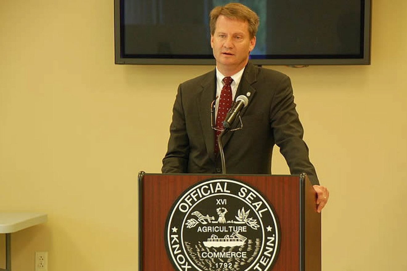 Tim Burchett. Credit: Danandrewsreporter via Wikimedia Commons.
