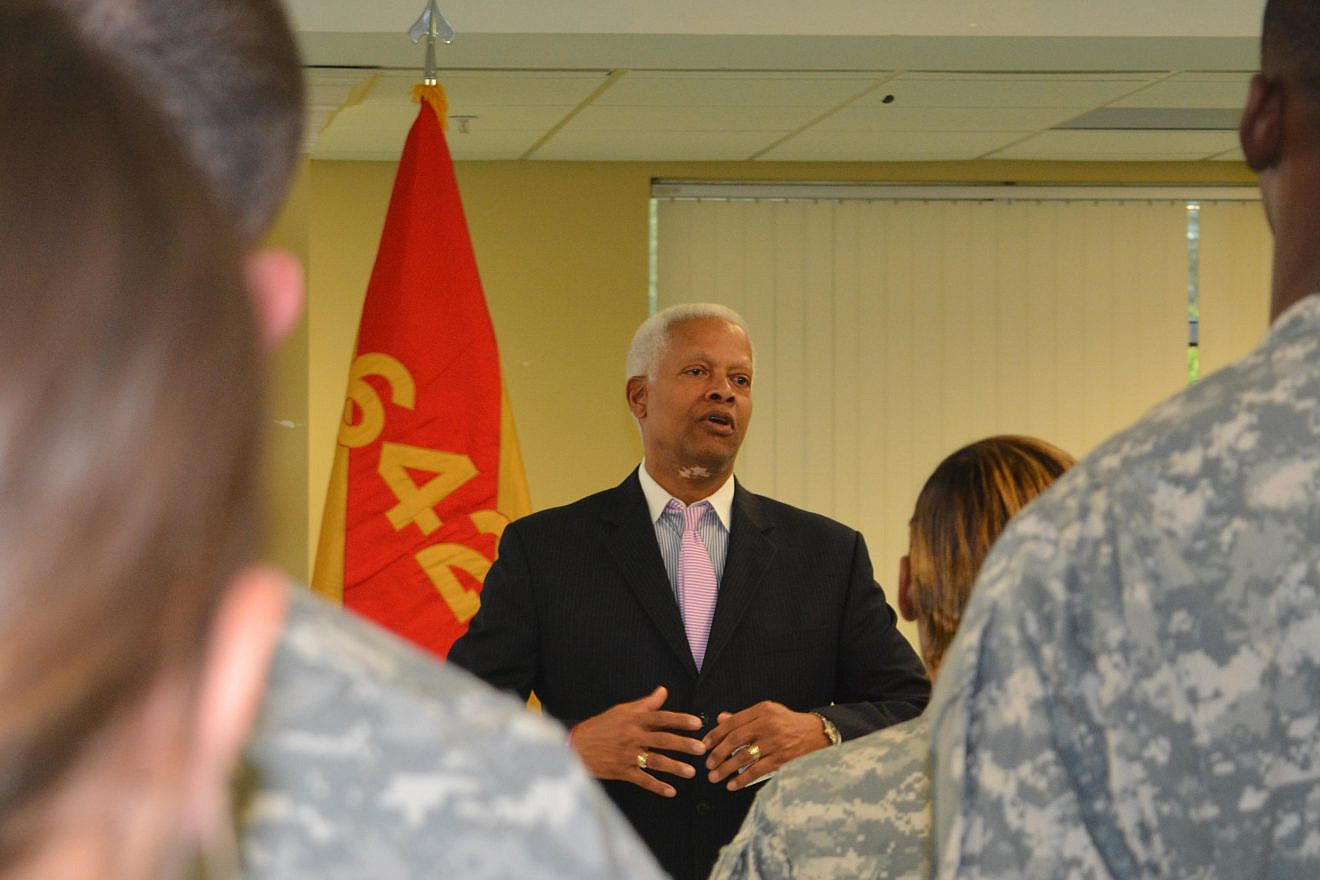 Rep. Hank Johnson speaks to members of the 642d Regional Support Group attending a cake-cutting ceremony in Decatur, Ga., on April 8, 2017, held to honor the Army Reserve’s 109th Birthday. Credit: Sgt. 1st Class Andrea Hester/U.S. Army.