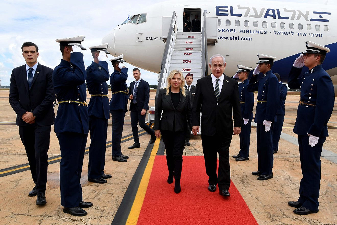 Israeli Prime Minister Benjamin Netanyahu and his wife Sara arrive in Brazil. January 2, 2019. Photo by Avi Ohayon (GPO).