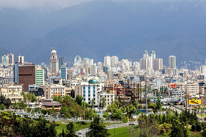 A view north of Tehran, home to nearly 50 percent of Iran's industries. Credit: Flickr/Wikimedia Commons.