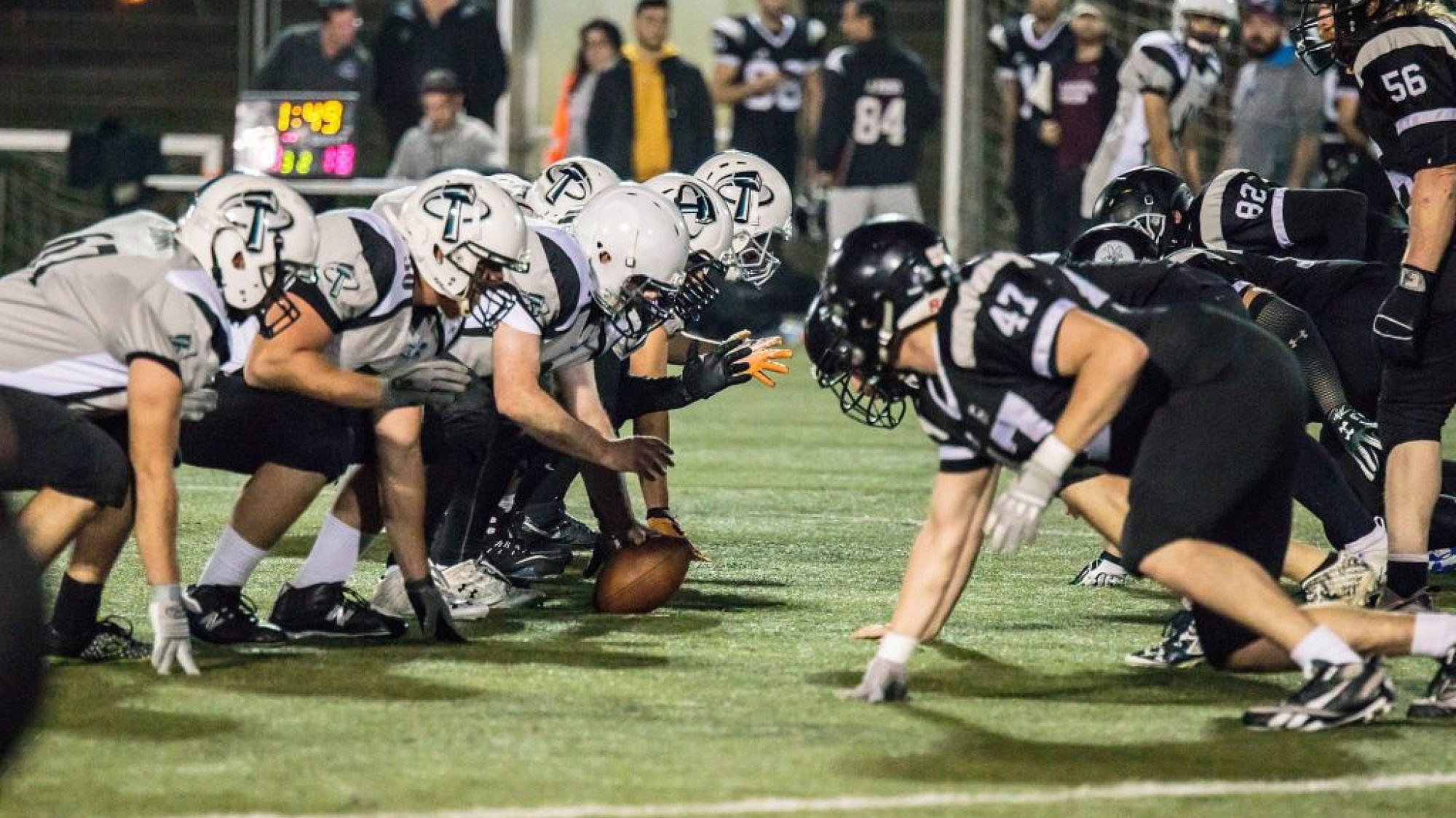 Two teams in Israel lining up. Credit: Erel Taly.