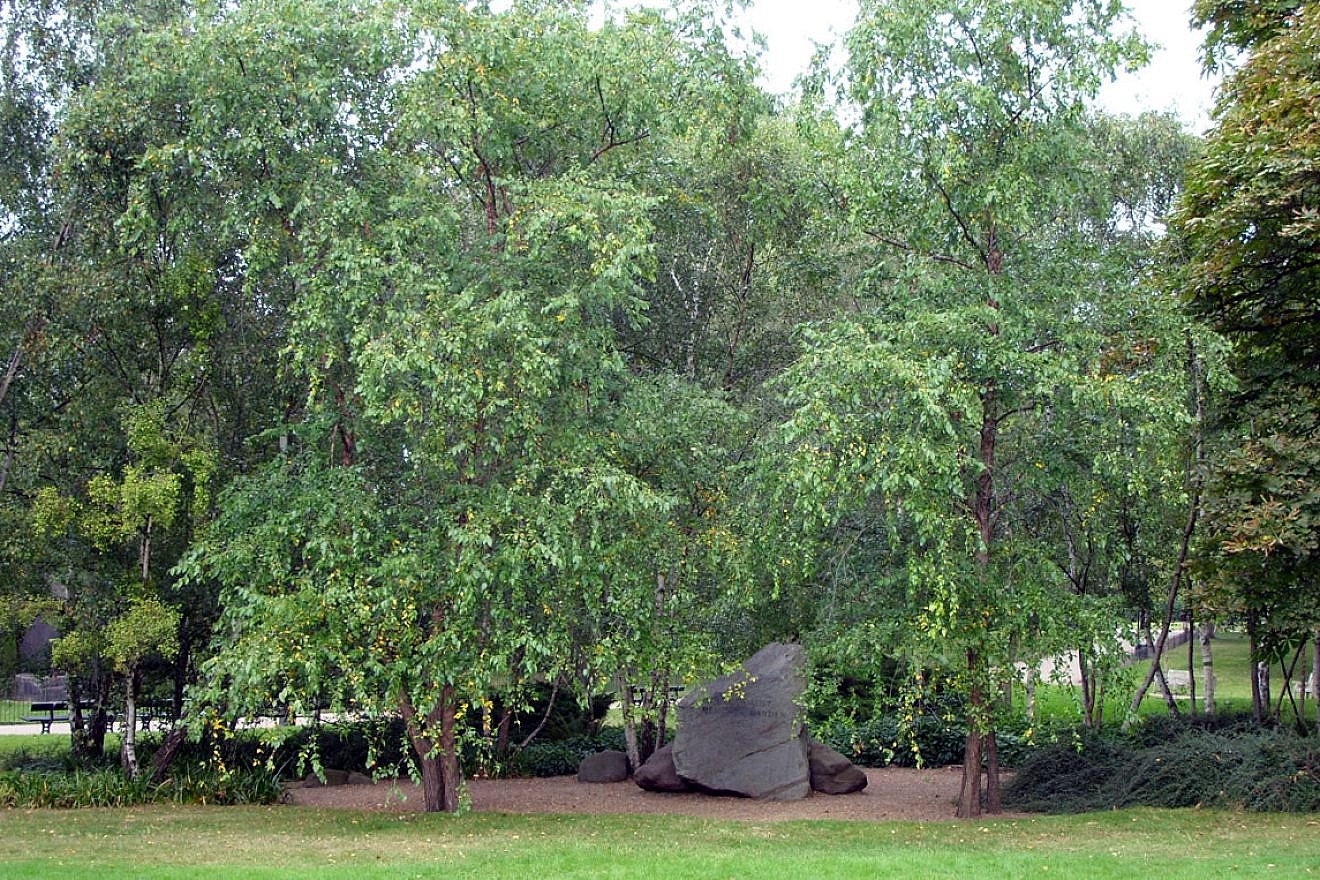 The Hyde Park Holocaust Memorial in London, June 4, 2007. Credit: Wikimedia Commons.
