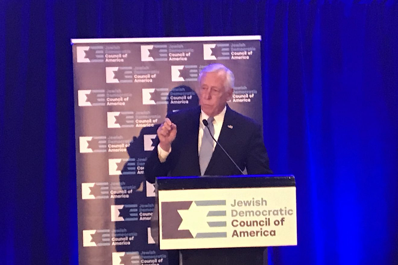 U.S. House Majority Leader Steny Hoyer (D-Md.) addresses a reception in Washington, D.C., for the Jewish Democratic Council of America on Feb. 26, 2019. Credit: Jackson Richman/JNS.