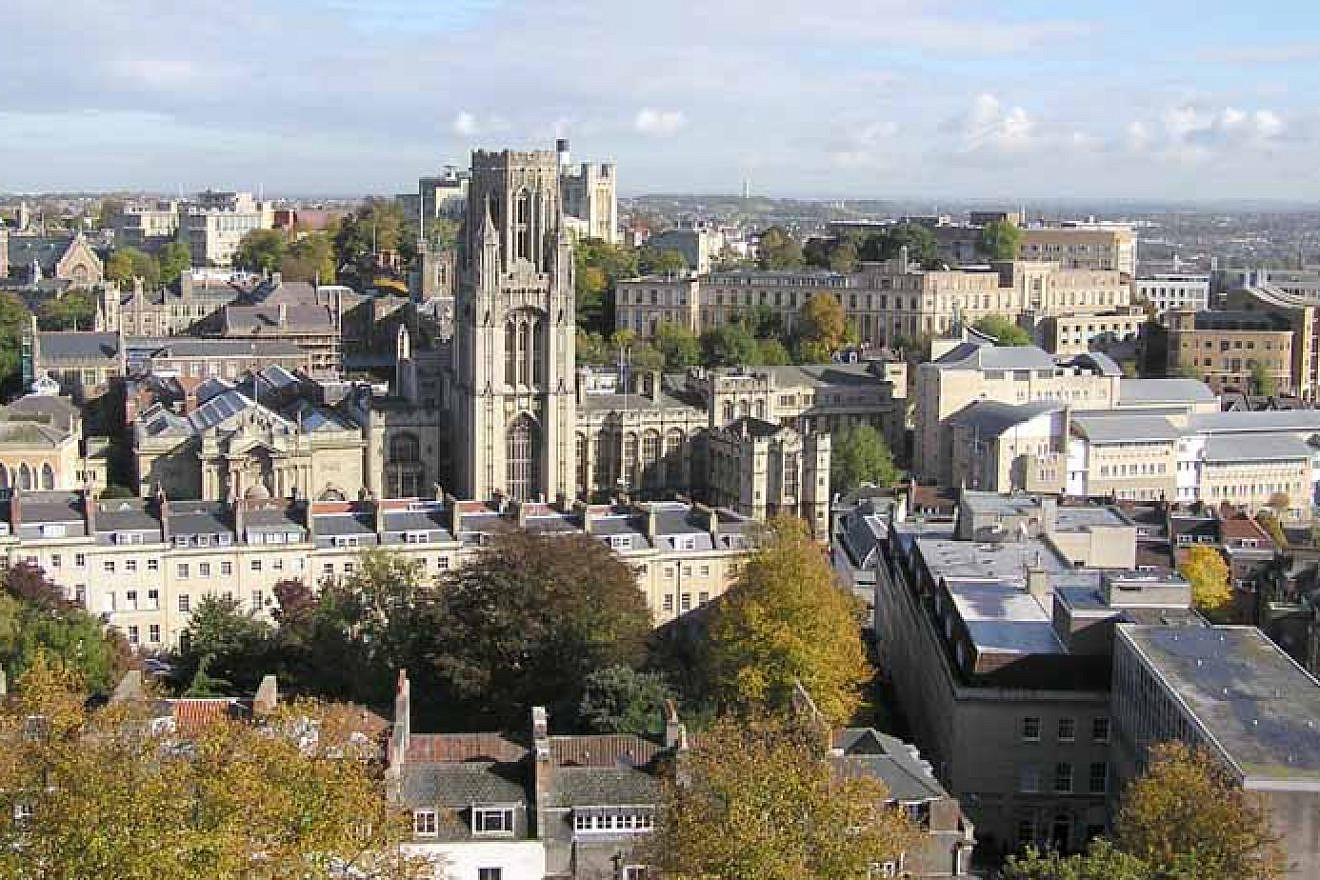 View of buildings used bythe University of Bristol taken from the Cabot Tower on Brandon Hill. Credit: Adrian Pingstone/Wikimedia Commons.