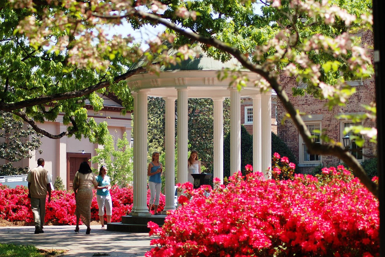 The "Old Well" at the University of North Carolina, Chapel Hill. Credit: Caroline Culler via Wikimedia Commons.