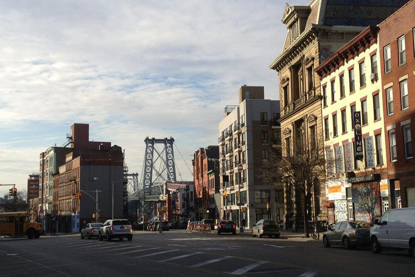 View of South Williamsburg and the Williamsburg Bridge. Credit:  Jaspermaz/Wikimedia Commons.