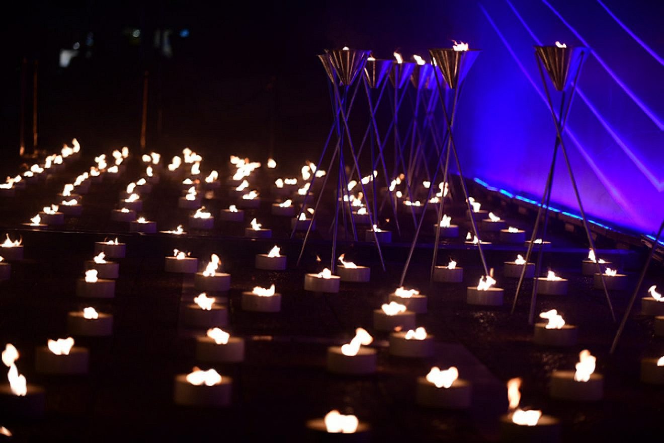 Memorial candles during the ceremony marking Israel's Remembrance Day at Rabin Square in Tel Aviv on May 7, 2019. Photo by Tomer Neuberg/Flash90.