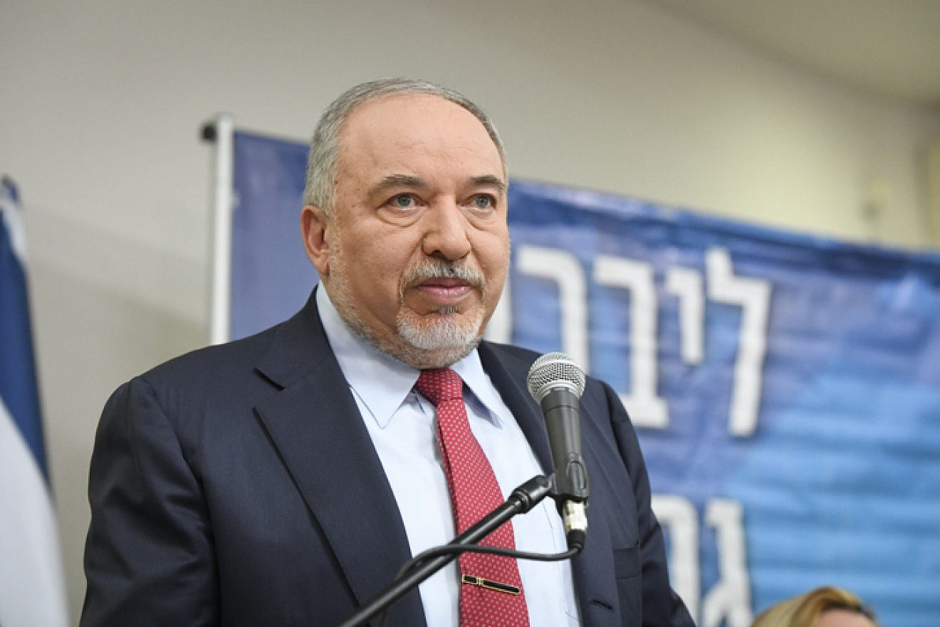Yisrael Beiteinu Party leader Avigdor Lieberman holds a press conference following the dissolving of the 21st Knesset, in Tel Aviv on May 30, 2019. Photo by Flash90.