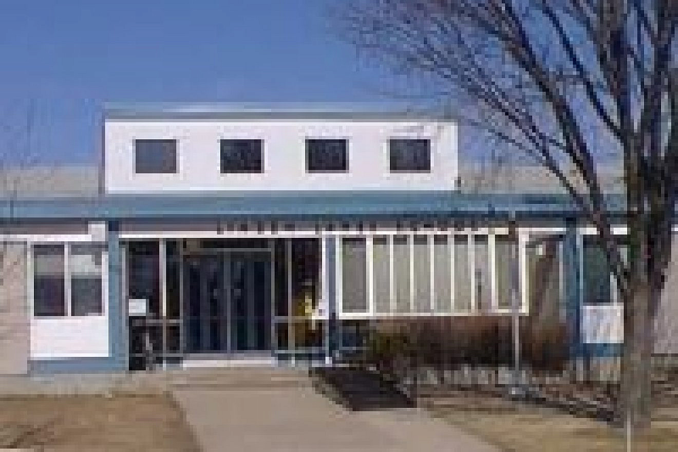 Linden Lanes public school in Brandon, Manitoba, Canada. Credit: Google Maps.