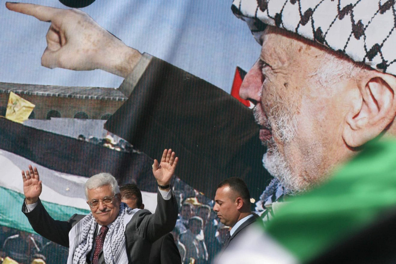 Palestinian Authority leader Mahmoud Abbas addresses a rally in Ramallah marking the 4th anniversary of the death of PLO leader Yasser Arafat, on Nov. 11, 2008. Photo: Issam Rimawi/Flash90.