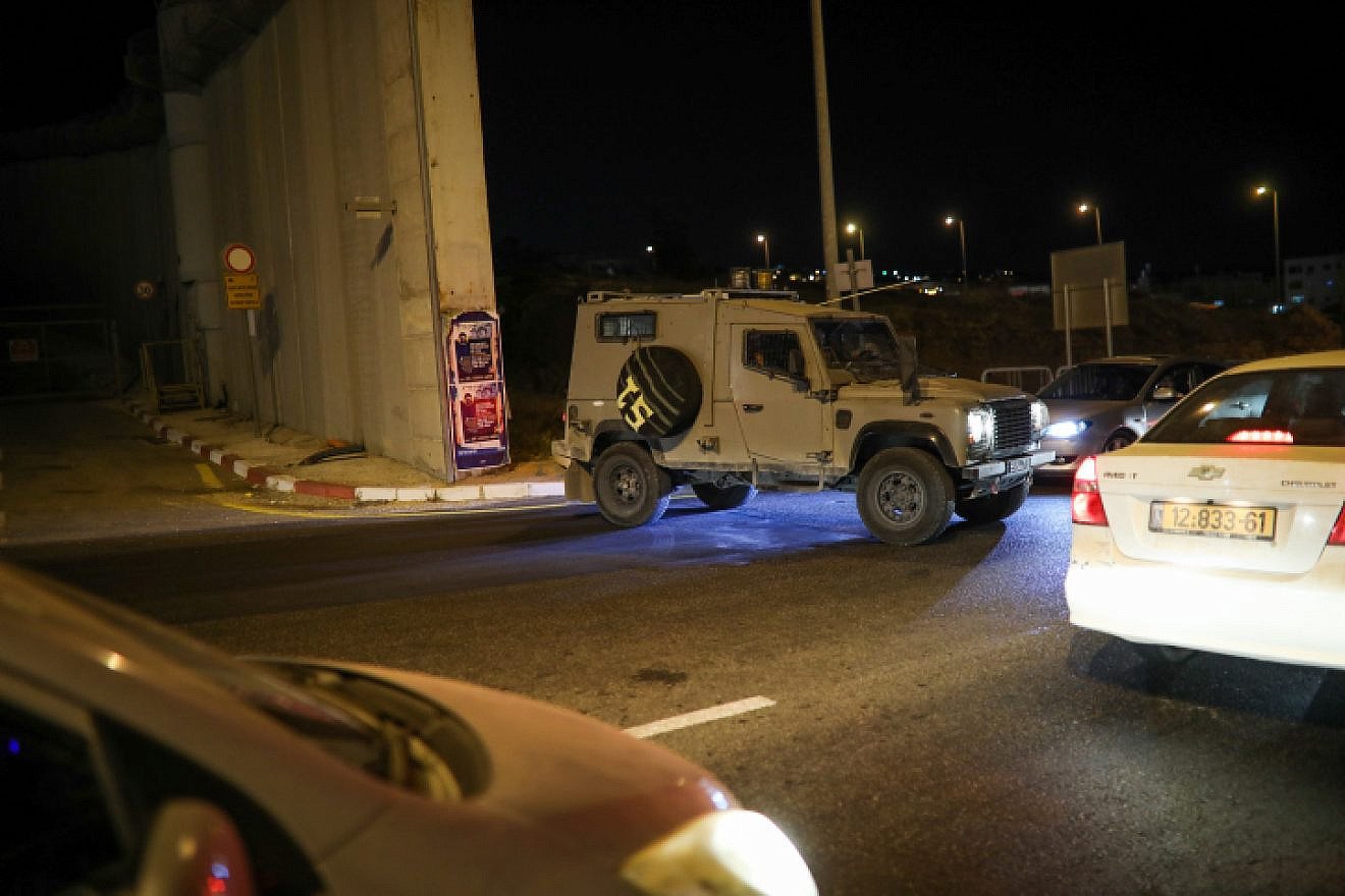 A traffic jam at a security checkpoint near the scene of a suspected ramming attack near Jerusalem, July 7, 2019. Photo by Hadas Parush/Flash90.