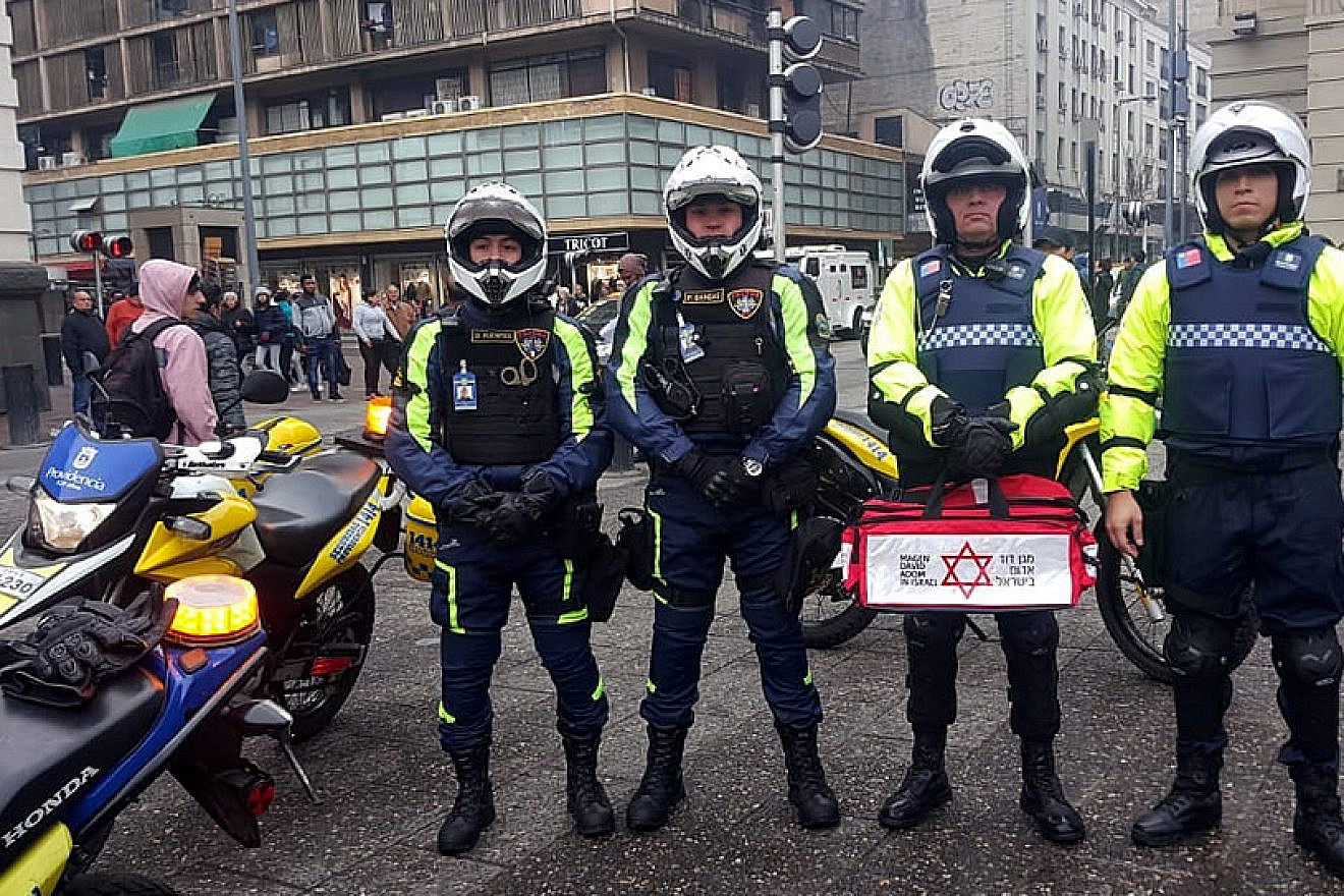 First-responder training by Israel's Magen David Adom, part of a pilot project to train municipal security personnel in emergencies in cooperation with the Emergency Medical Services SAMU R.M. in Santiago, Chile, July 2019. Credit: MDA.