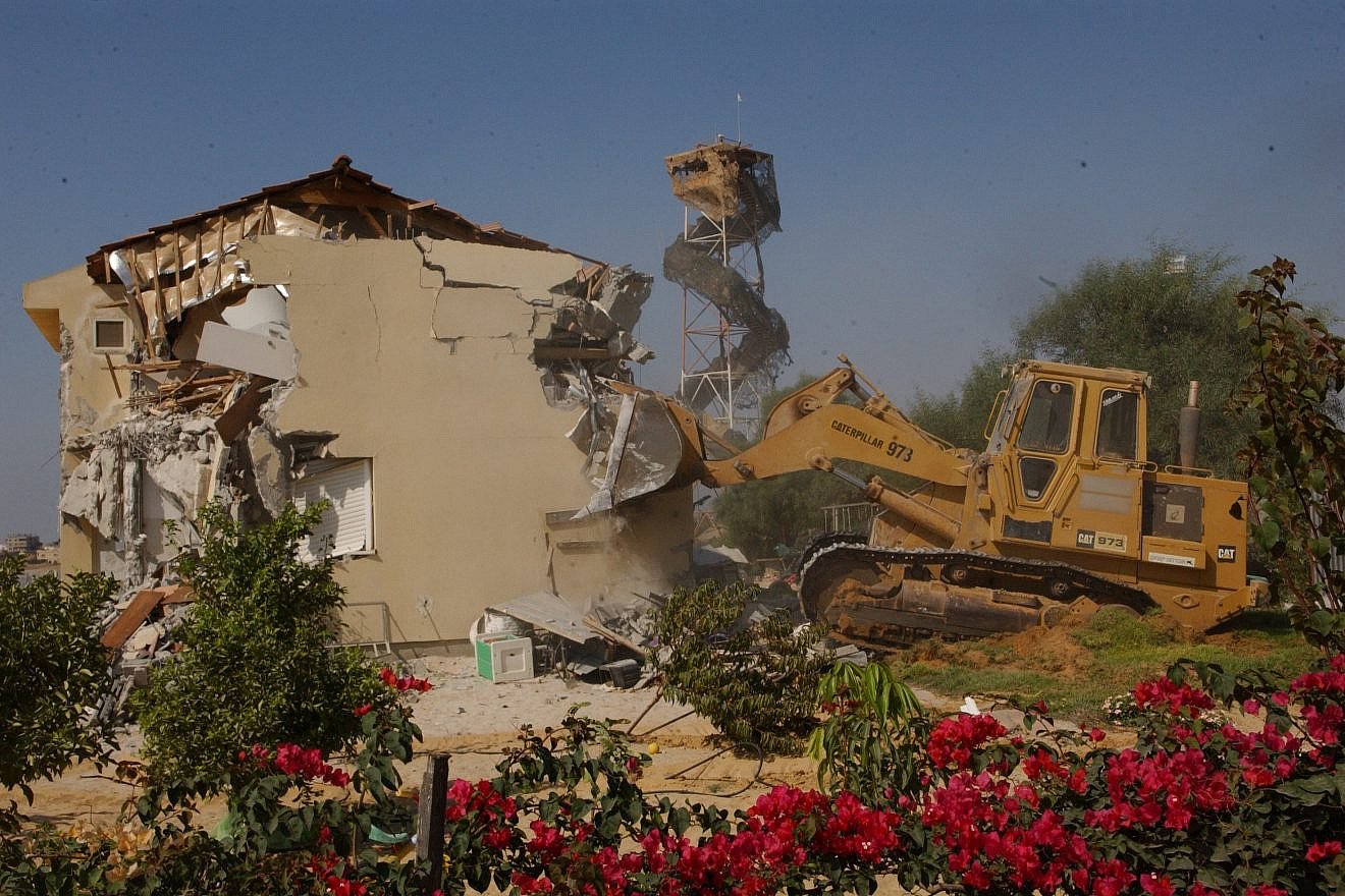 The Ganei Tal Jewish community in Gush Katif being demolished during the disengagement from Gaza, Aug. 22, 2005. Photo by Yossi Zamir/Flash90.