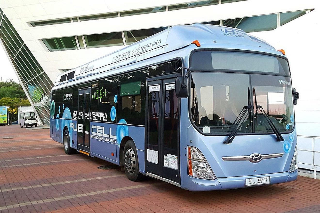 A Hyundai fuel-cell bus. Credit: Wikimedia Commons.