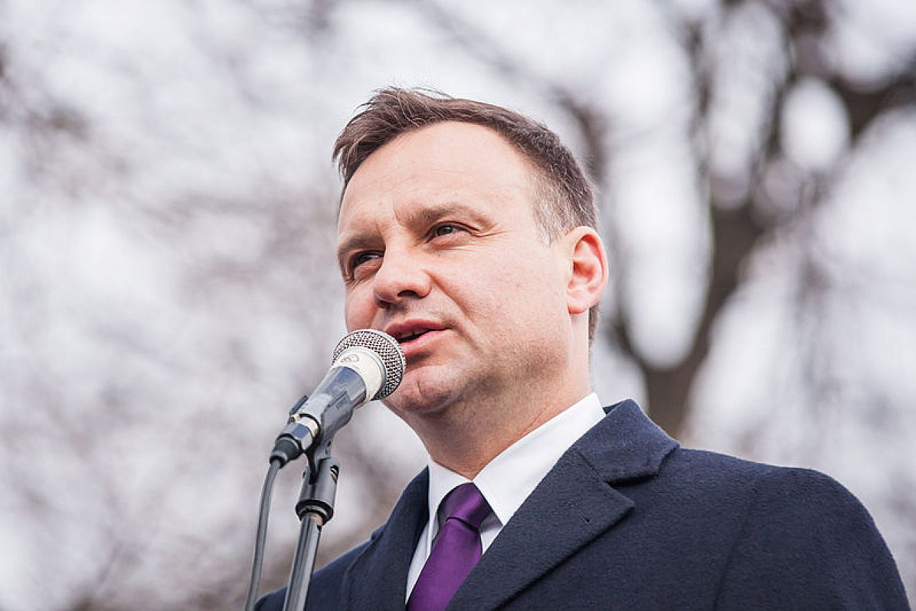 Andrzej Duda speaks in the town of Lubartów during the 2015 Polish presidential election campaign, March 31, 2015. Credit: Radosław Czarnecki via Wikimedia Commons.