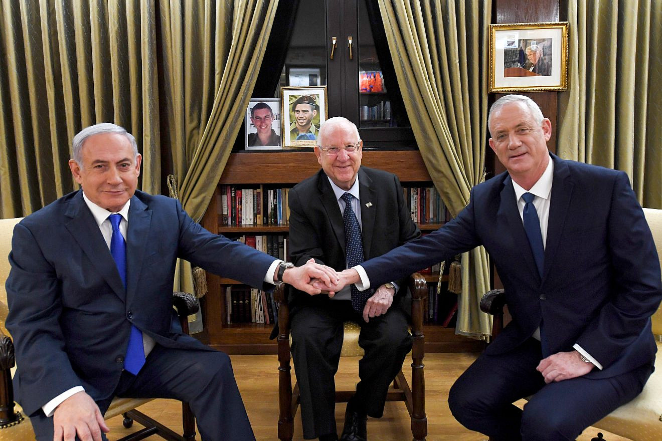 Israel's President Reuven Rivlin (center) meets with Israeli Prime Minister Benjamin Netanyahu (left) and Blue and White Party leader Benny Gantz, at the President's Residence in Jerusalem on Sept. 23, 2019. Photo by Haim Zach/GPO.