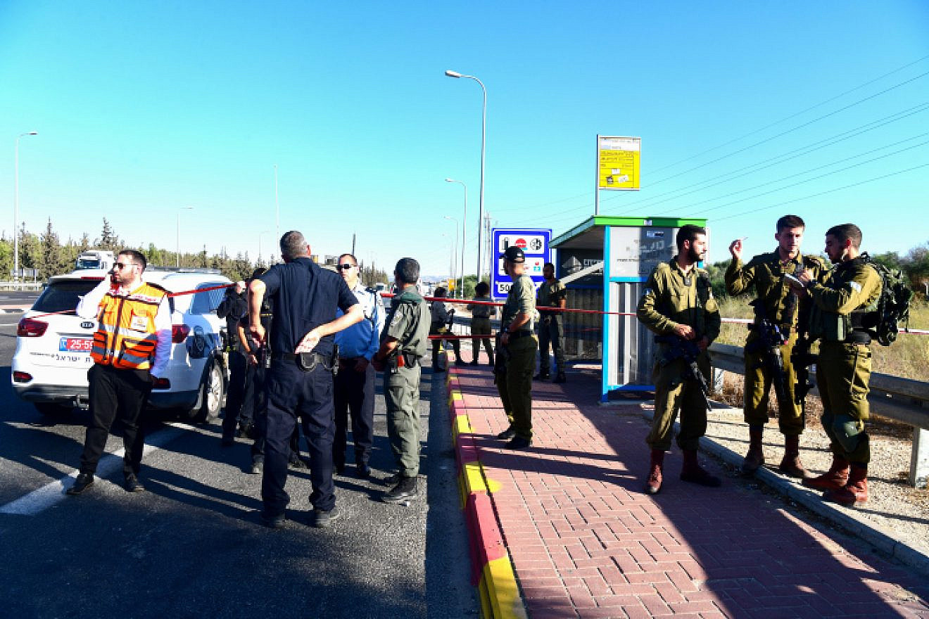Israeli Border Police at the scene of a stabbing attack near Modi'in, on Sept. 25, 2019. Photo by Yossi Zeliger/Flash90.