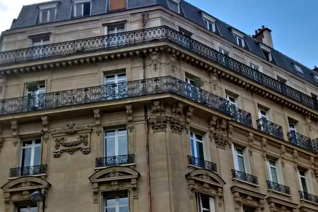 French architecture in the 17th arrondissement of Paris, north of the Arc de Triomphe. Credit: Flickr.