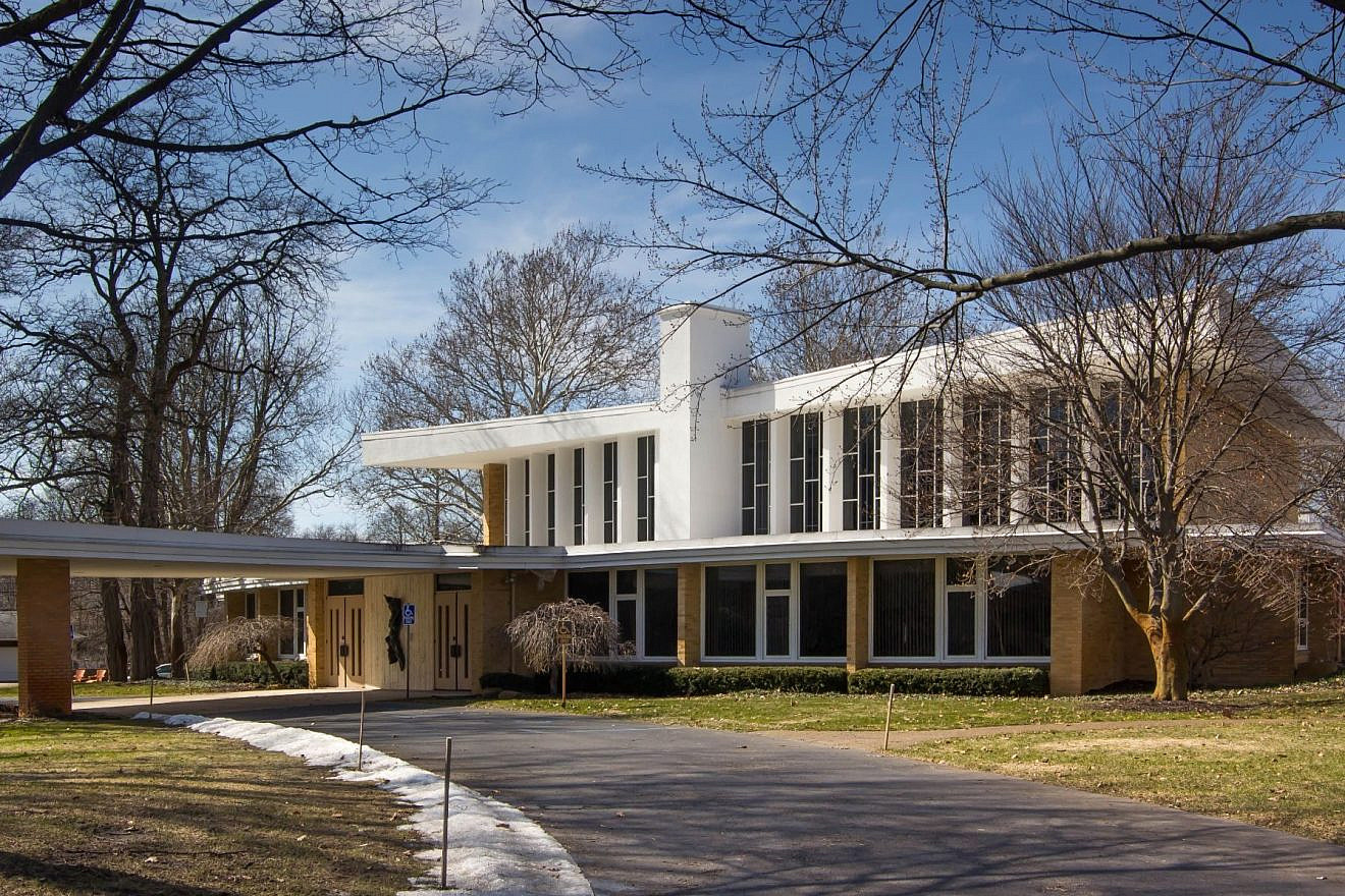 Temple Emanuel in Grand Rapids, Mich. Credit: Wikimedia Commons.