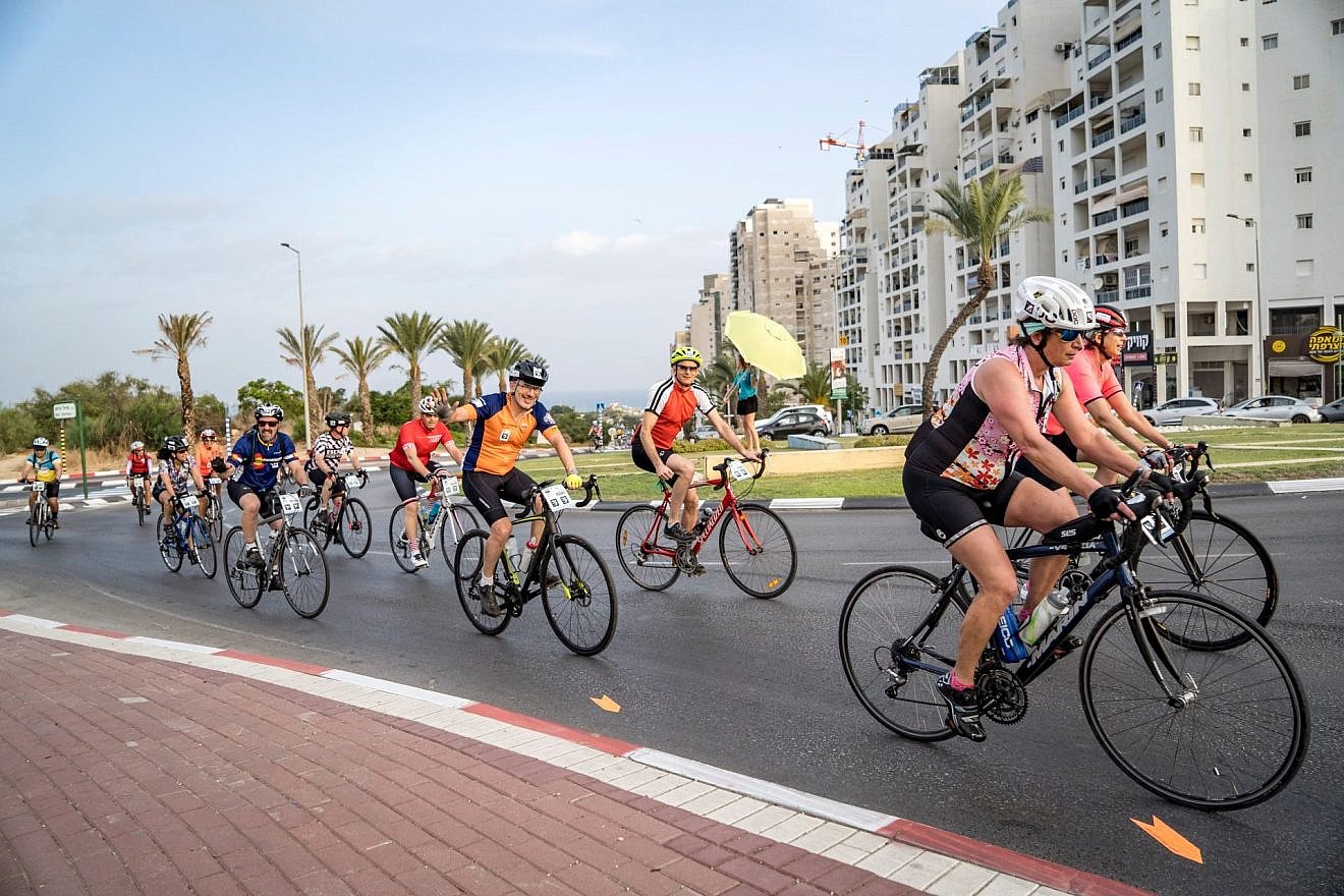Cyclists participating in the 2018 “Israel Ride.” Source: Facebook.